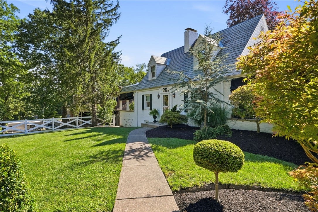 3108 Hillcrest Road, Bethel Park, PA 15102