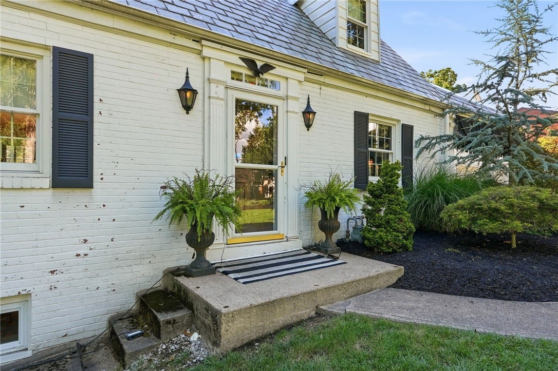 3108 Hillcrest Road, Bethel Park, PA 15102