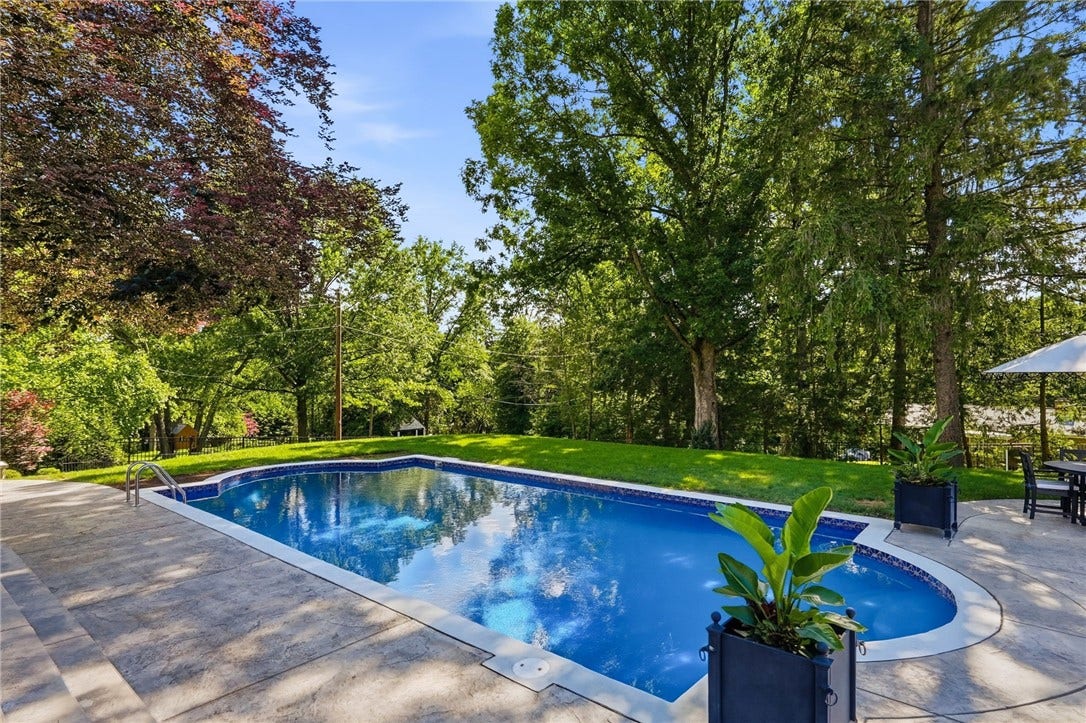 3108 Hillcrest Road, Bethel Park, PA 15102