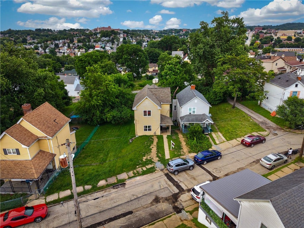 156 May Ave, Washington, PA 15301