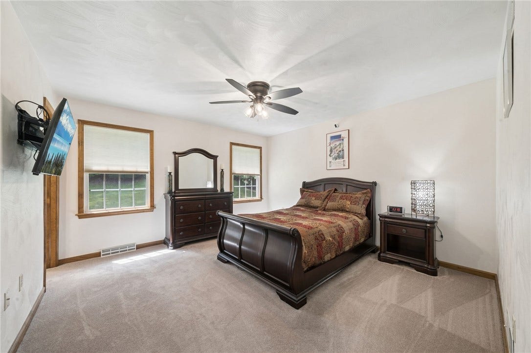 74 Laurel Dr, Greensburg, PA 15601