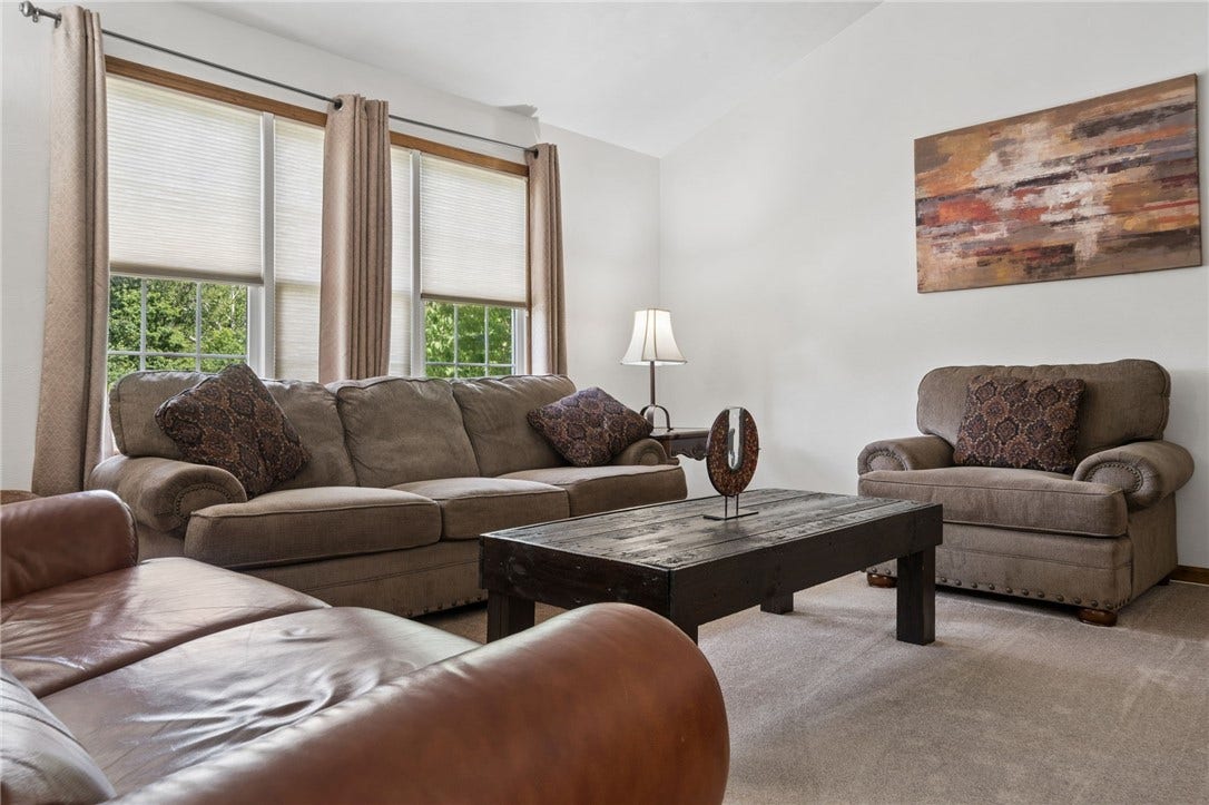 74 Laurel Dr, Greensburg, PA 15601