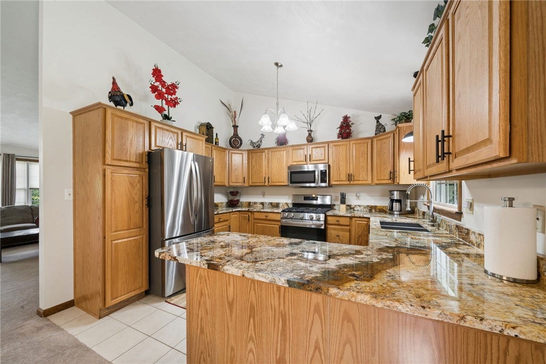 74 Laurel Dr, Greensburg, PA 15601