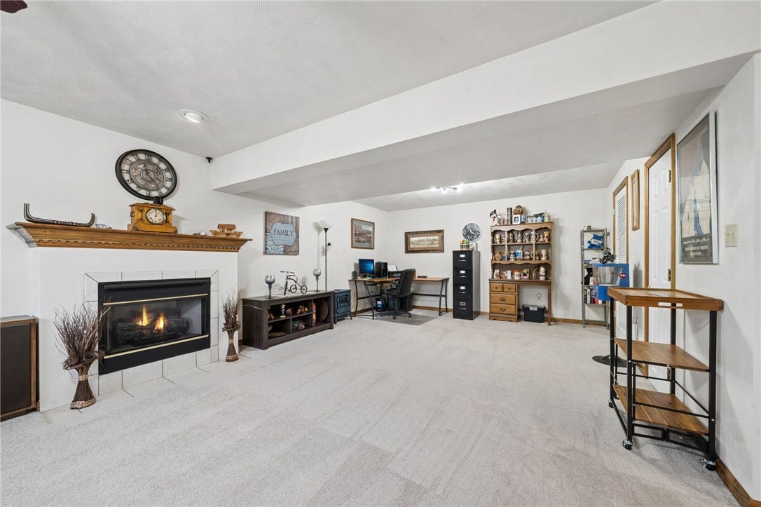 74 Laurel Dr, Greensburg, PA 15601