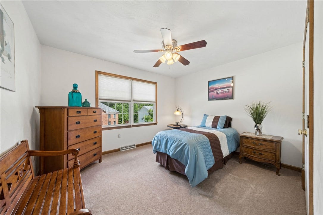 74 Laurel Dr, Greensburg, PA 15601