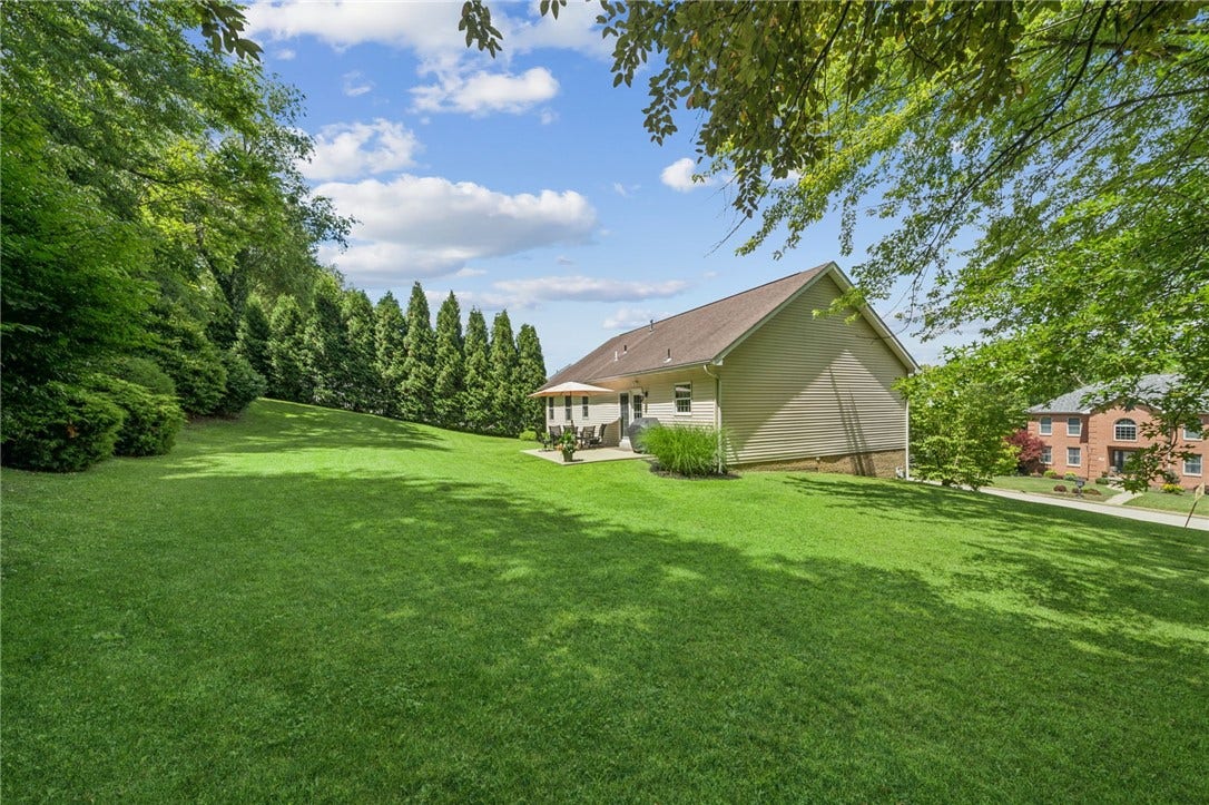 74 Laurel Dr, Greensburg, PA 15601