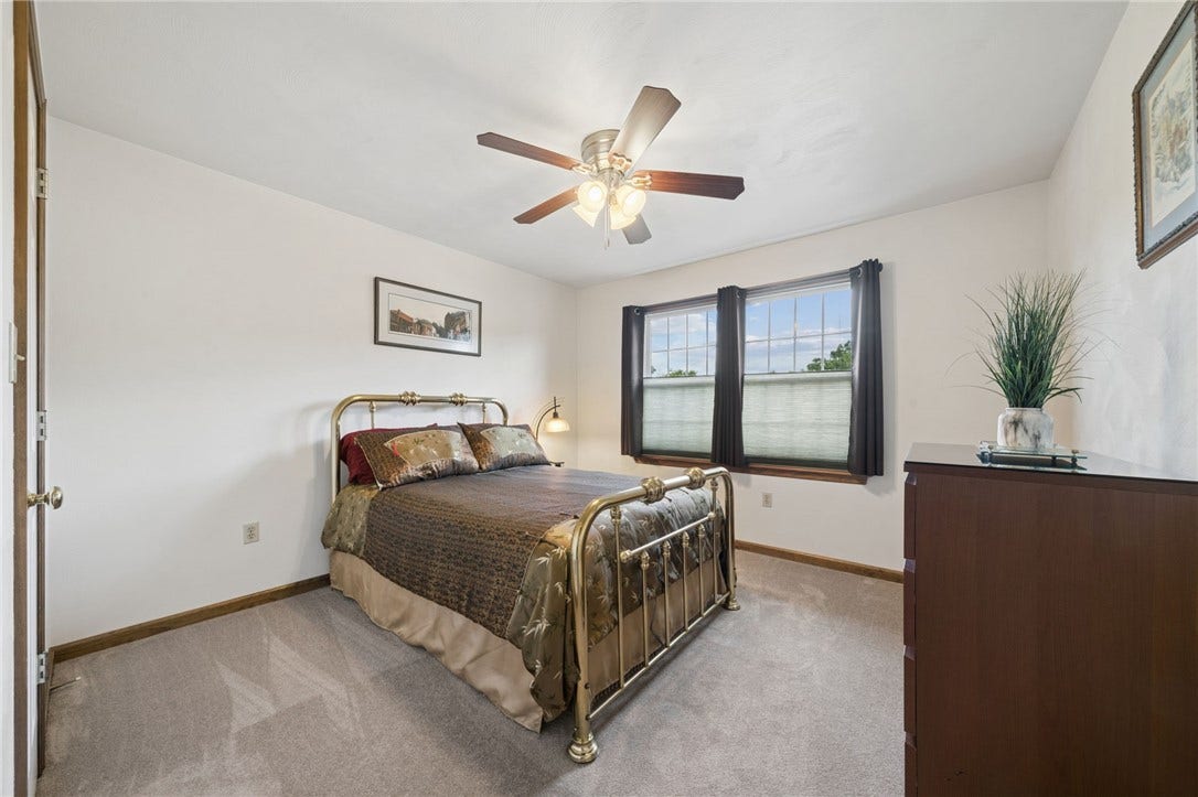 74 Laurel Dr, Greensburg, PA 15601