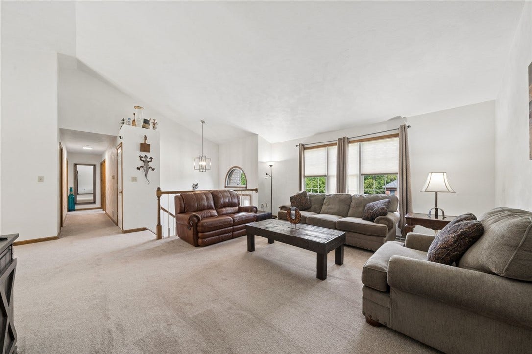 74 Laurel Dr, Greensburg, PA 15601