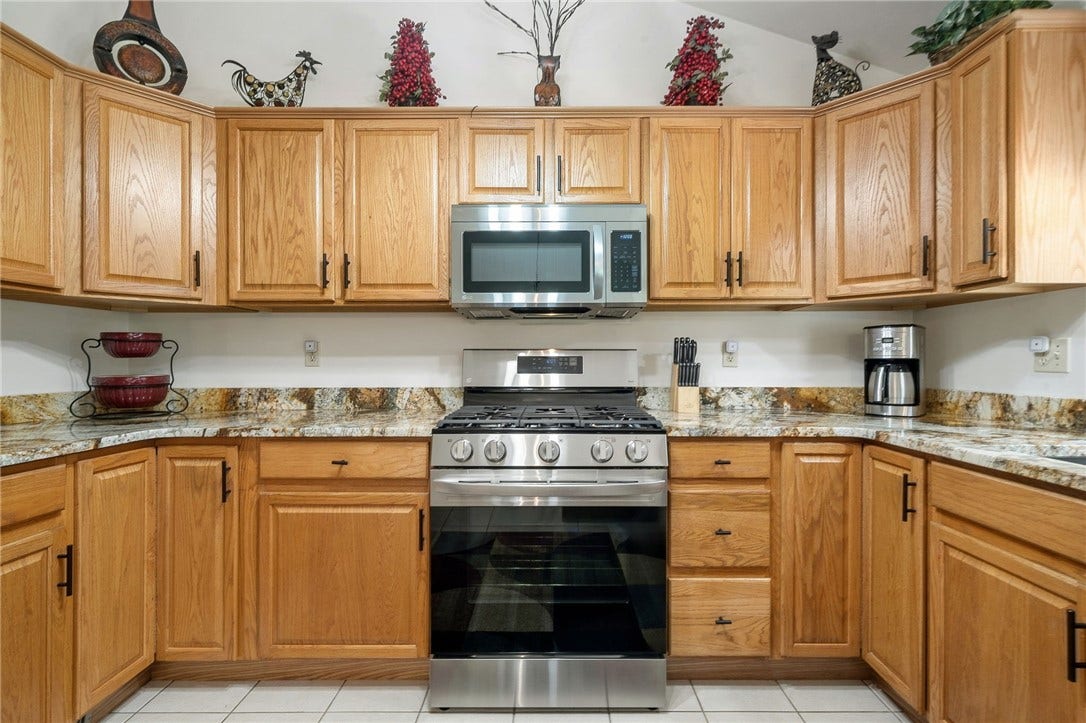 74 Laurel Dr, Greensburg, PA 15601