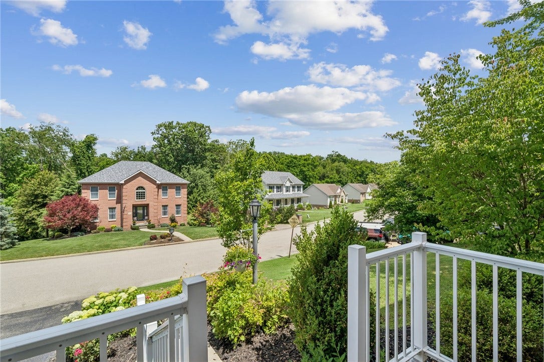 74 Laurel Dr, Greensburg, PA 15601