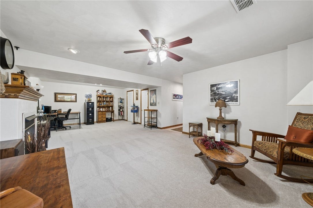 74 Laurel Dr, Greensburg, PA 15601