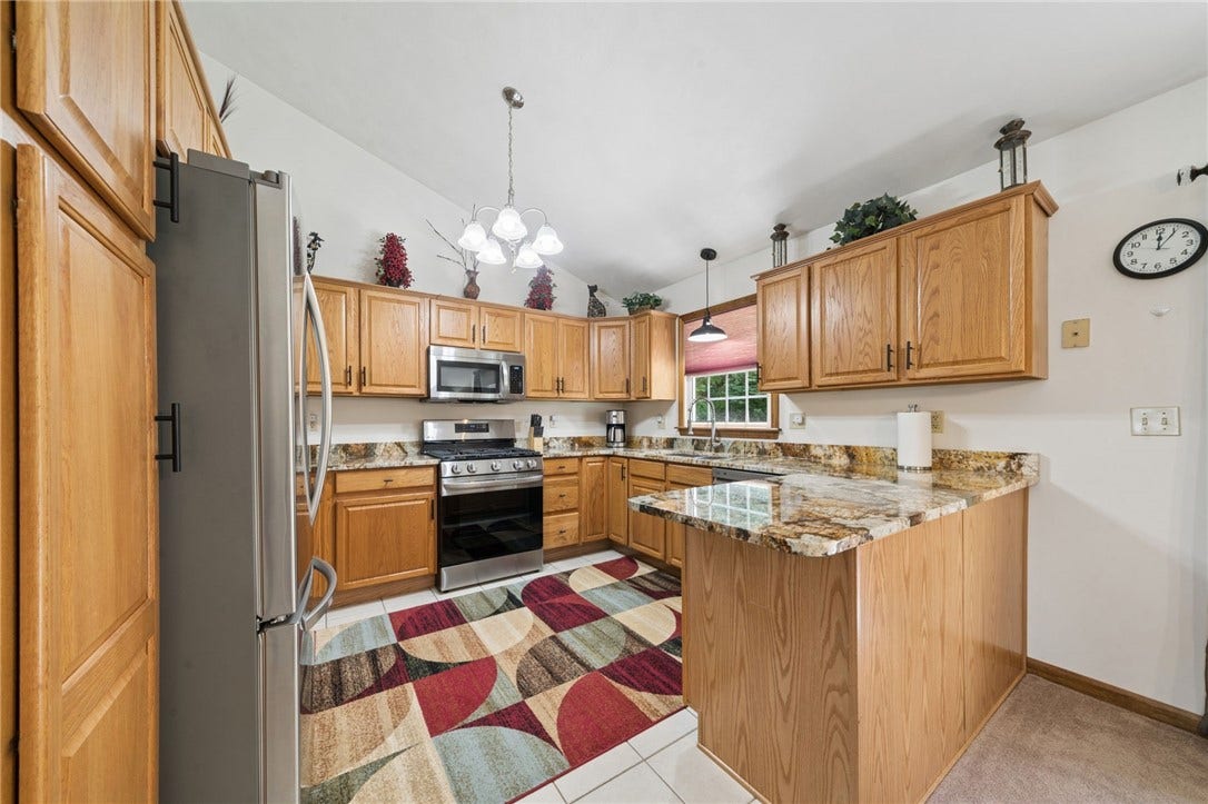 74 Laurel Dr, Greensburg, PA 15601