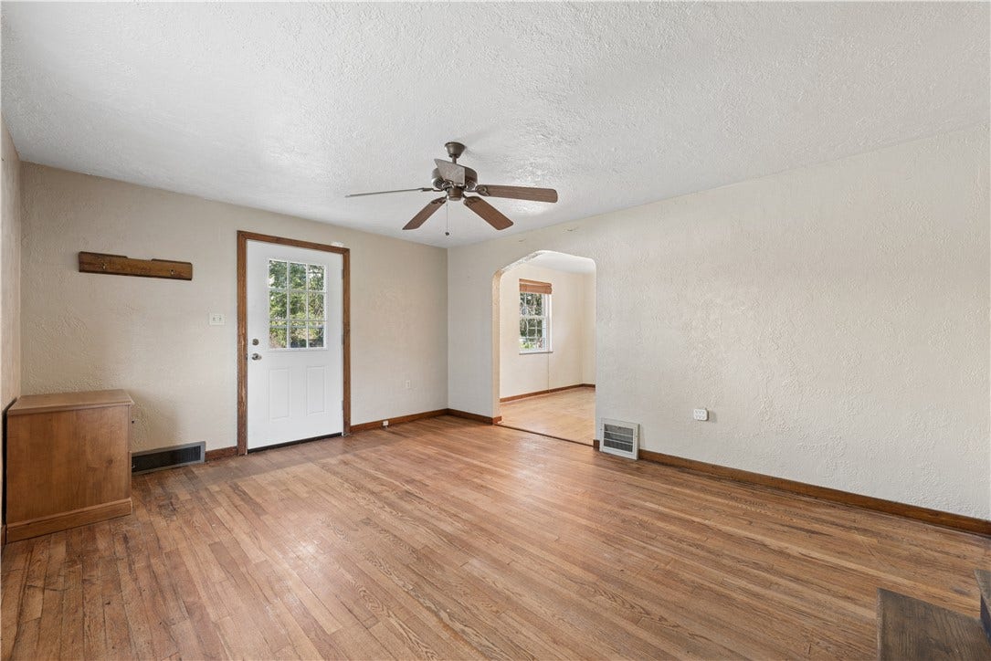 15 Mechling Way, Greensburg, PA 15601