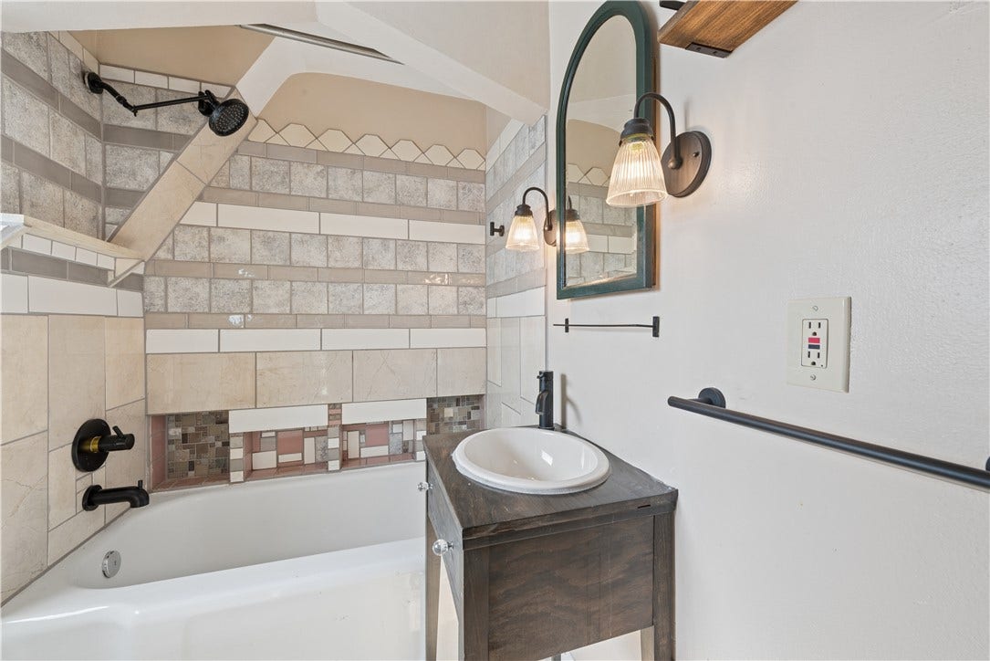 15 Mechling Way, Greensburg, PA 15601