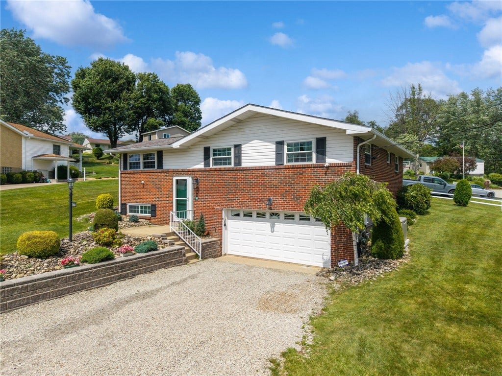 511 Newport Drive, Greensburg, PA 15601