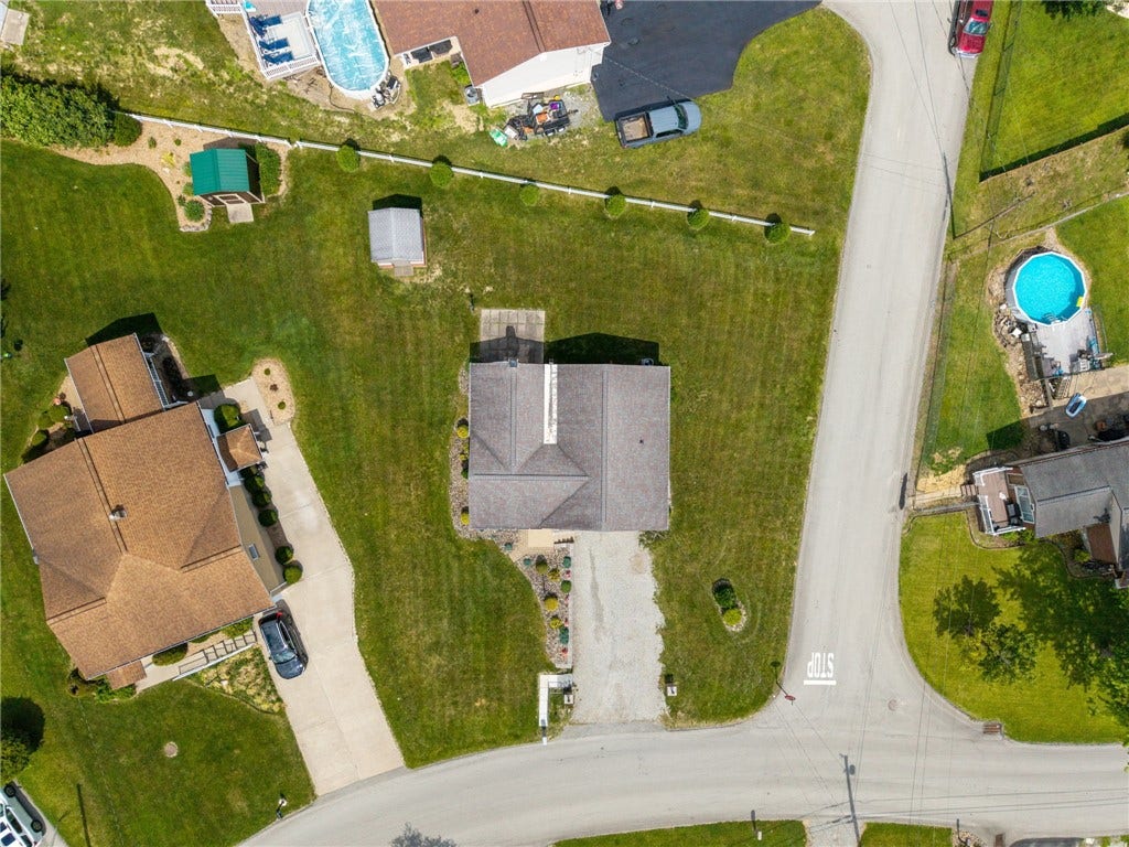 511 Newport Drive, Greensburg, PA 15601