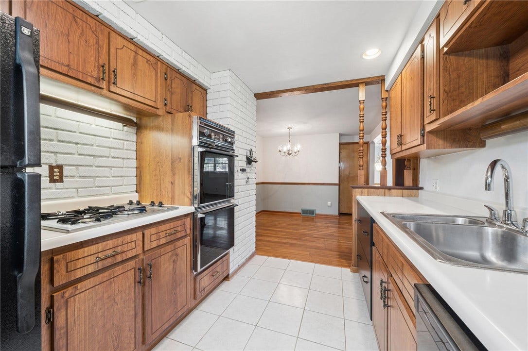 511 Newport Drive, Greensburg, PA 15601