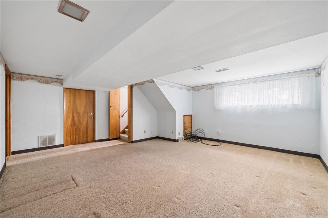 511 Newport Drive, Greensburg, PA 15601