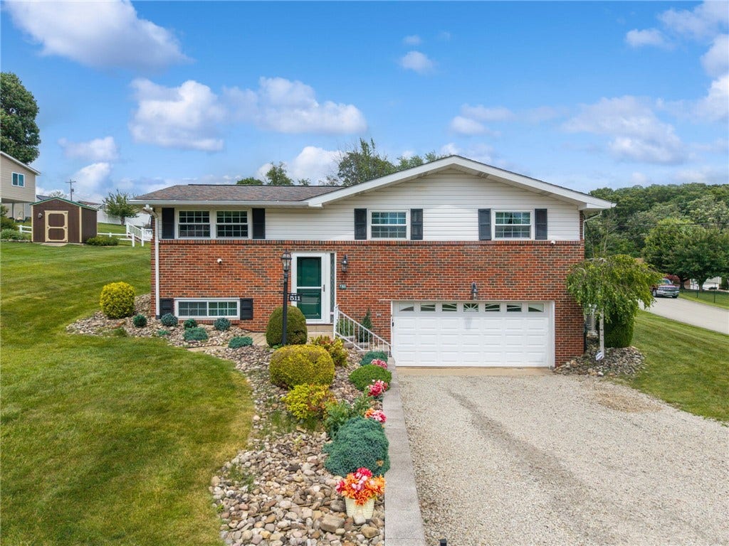 511 Newport Drive, Greensburg, PA 15601