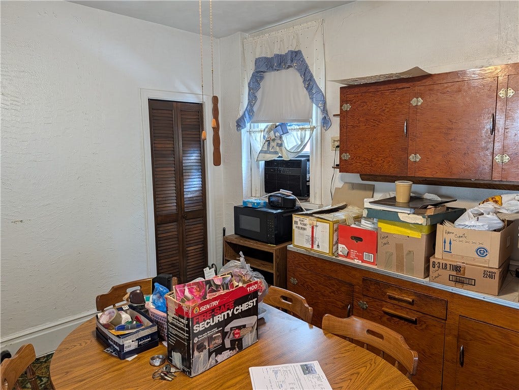 3506 KINGS HILL RD, Connellsville, PA 15425