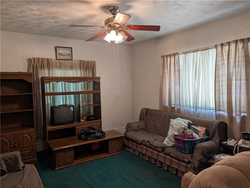 3506 KINGS HILL RD, Connellsville, PA 15425