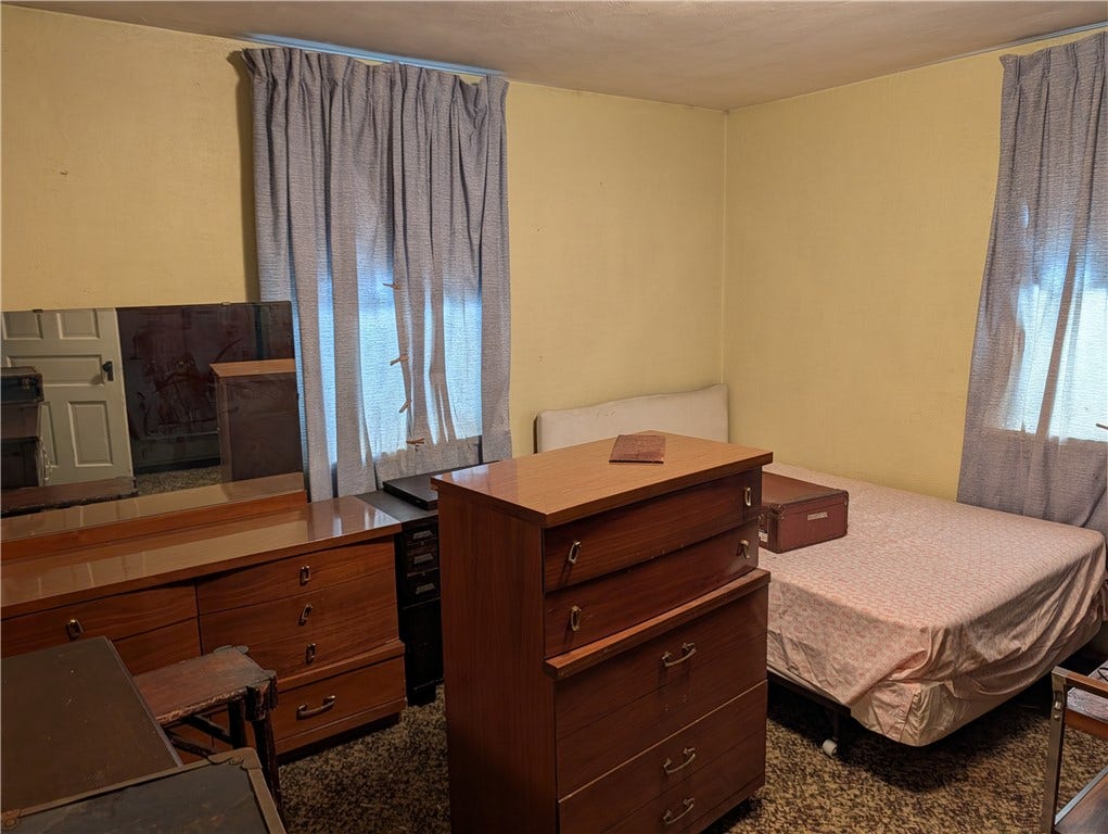 3506 KINGS HILL RD, Connellsville, PA 15425