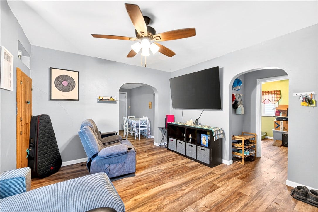 10 Elizabeth St, Washington, PA 15301