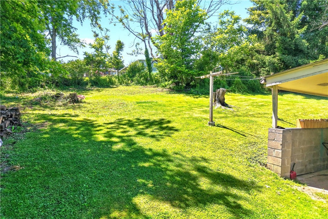 10 Elizabeth St, Washington, PA 15301