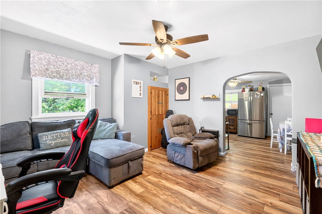 10 Elizabeth St, Washington, PA 15301