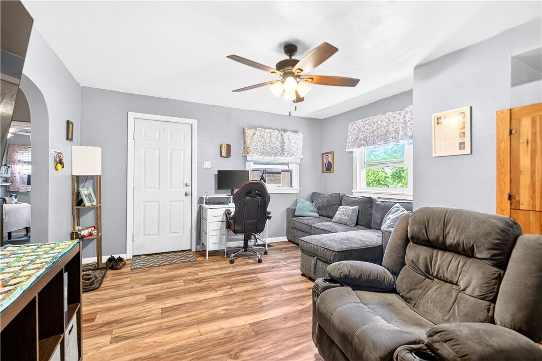 10 Elizabeth St, Washington, PA 15301
