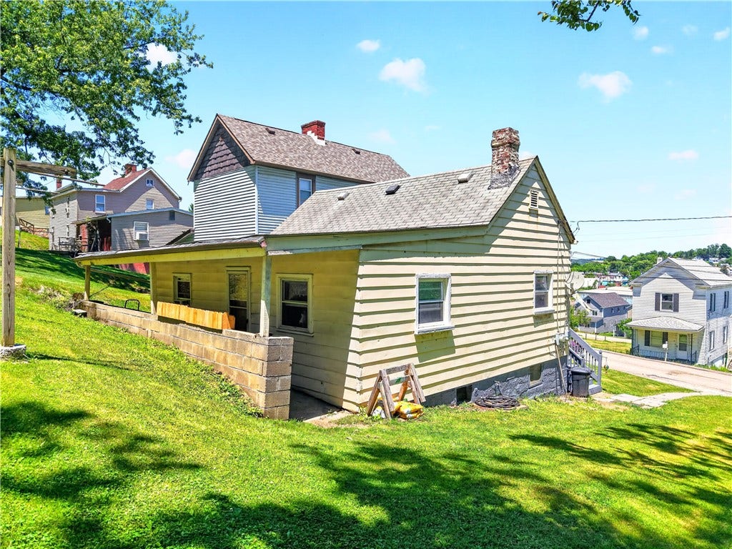 10 Elizabeth St, Washington, PA 15301