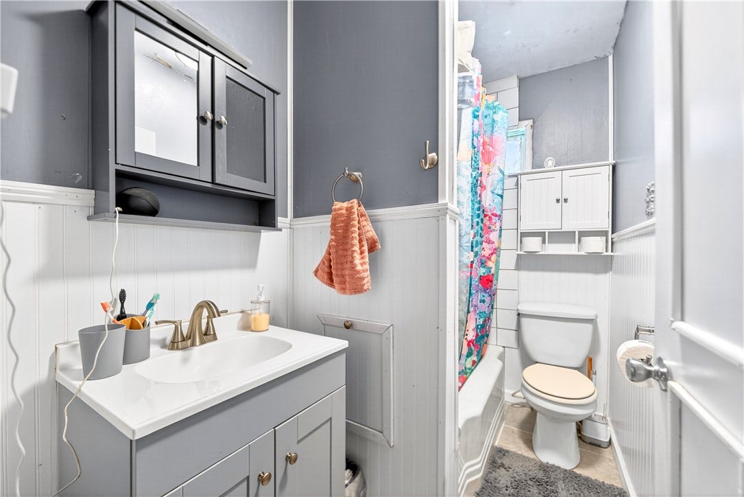 10 Elizabeth St, Washington, PA 15301