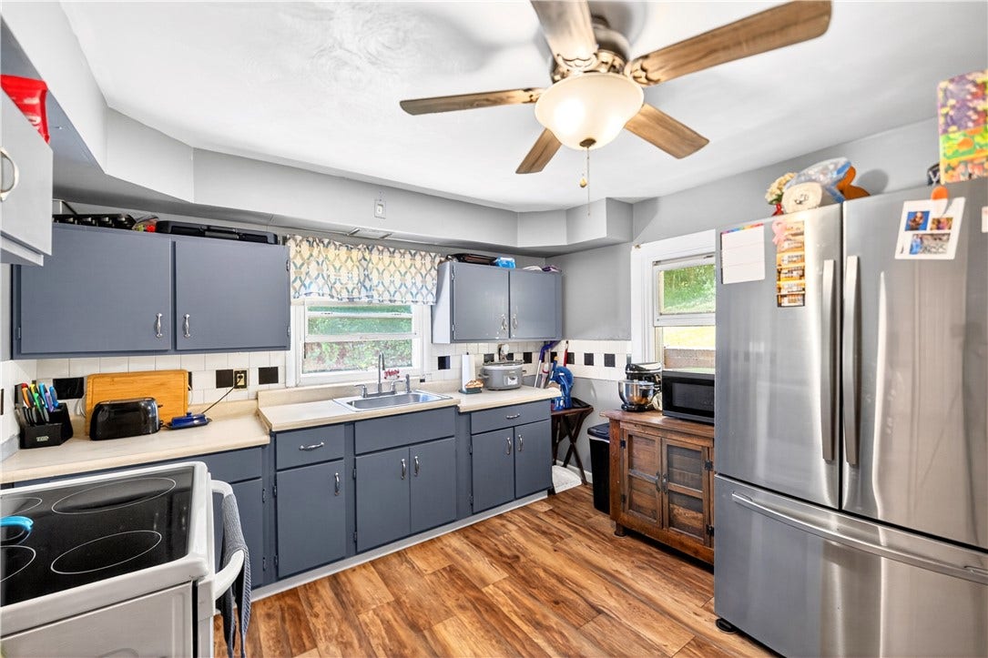 10 Elizabeth St, Washington, PA 15301