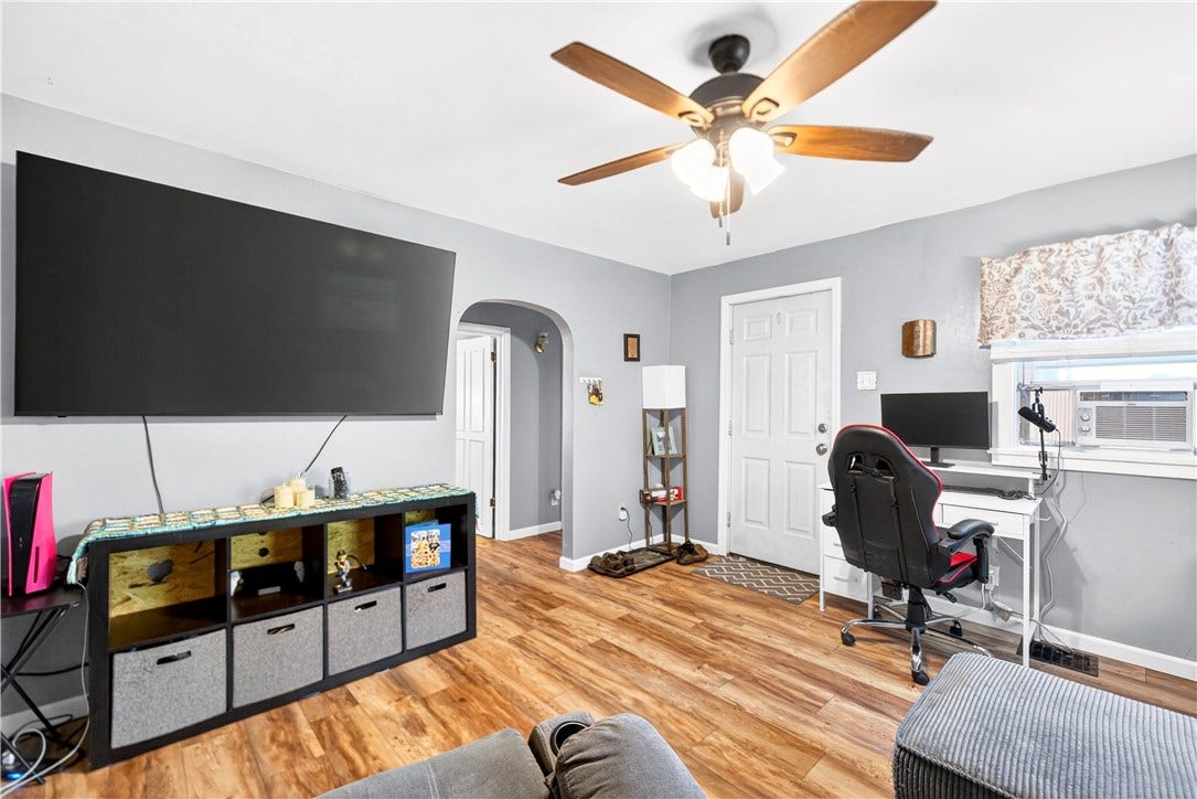 10 Elizabeth St, Washington, PA 15301