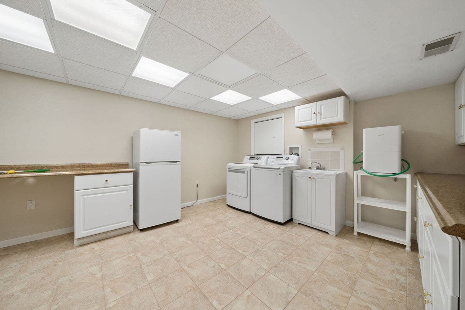 9470 Pembroke Circle, North Huntingdon, PA 15642