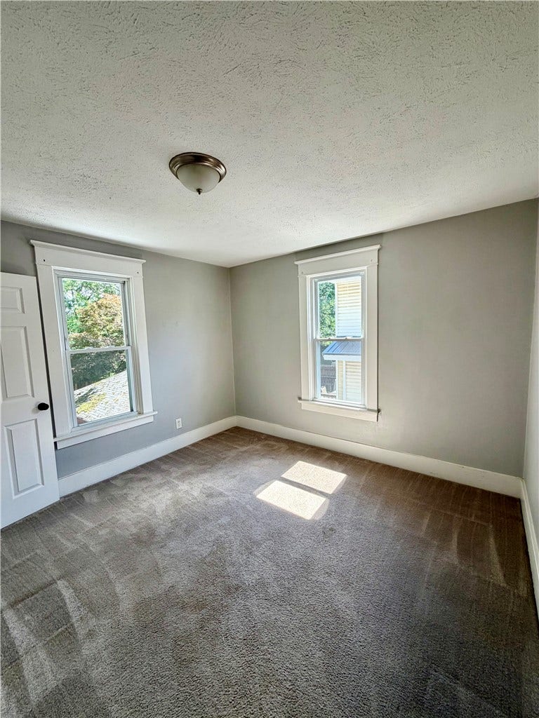 44 W Hallam Ave, Washington, PA 15301