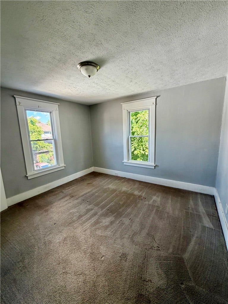 44 W Hallam Ave, Washington, PA 15301