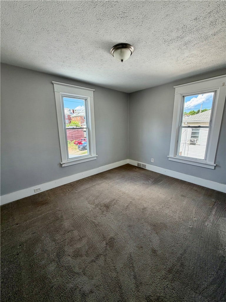 44 W Hallam Ave, Washington, PA 15301