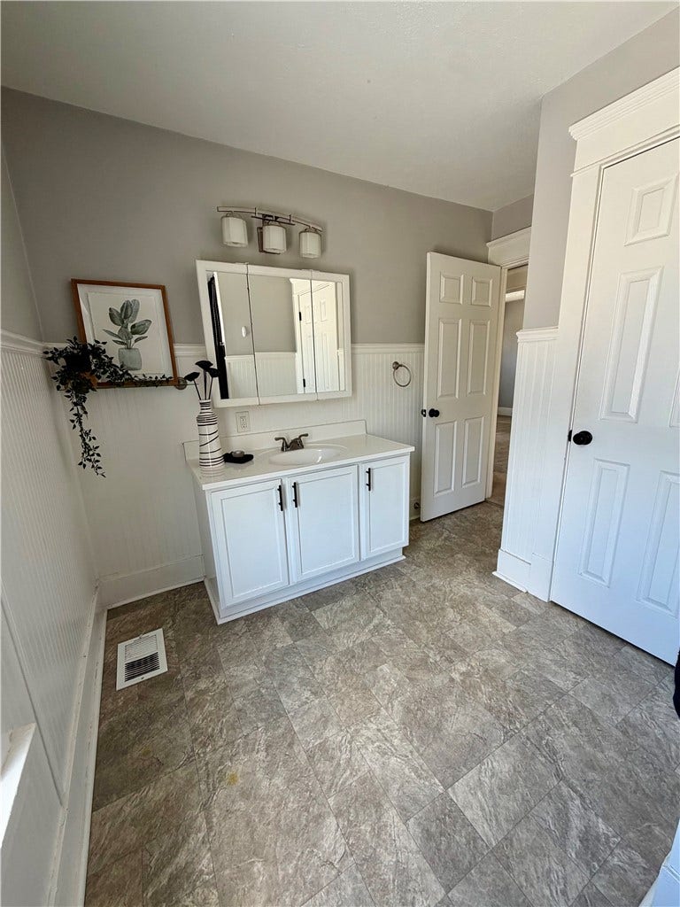 44 W Hallam Ave, Washington, PA 15301