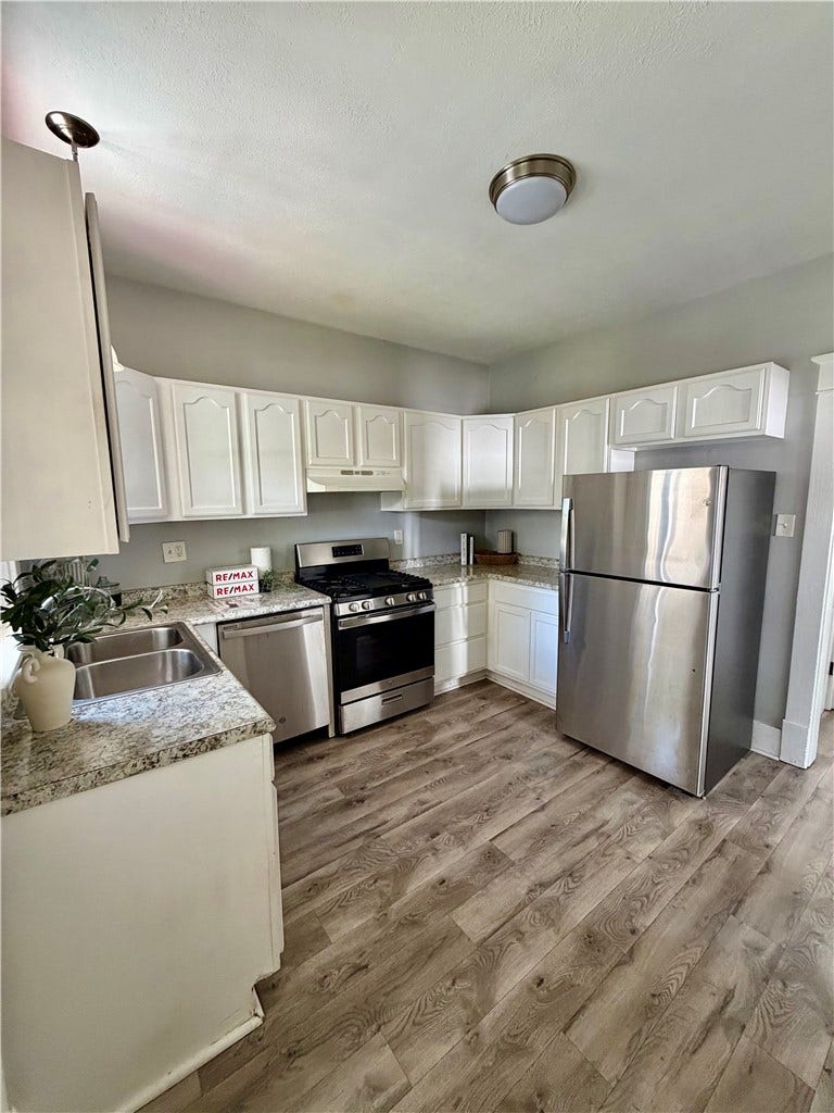 44 W Hallam Ave, Washington, PA 15301
