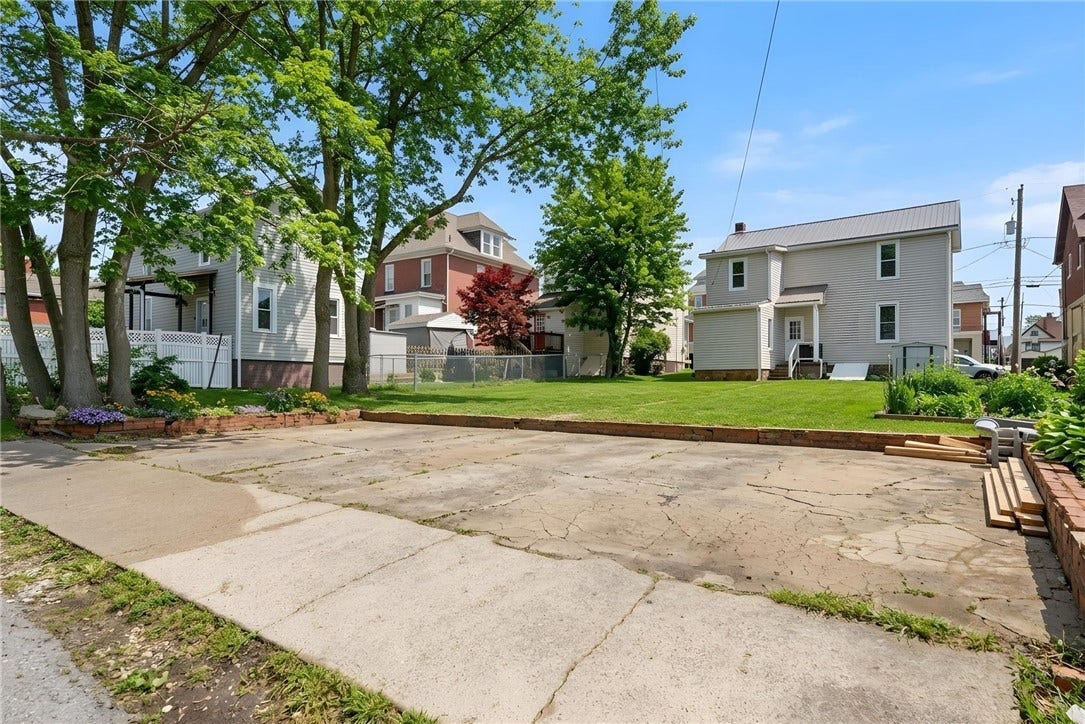 408 Green St, Greensburg, PA 15601