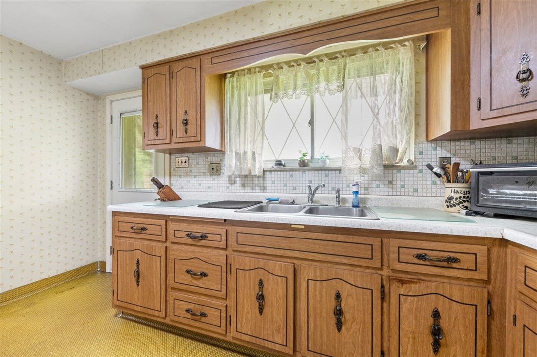 3520 Pittsburgh Road, Perryopolis, PA 15473