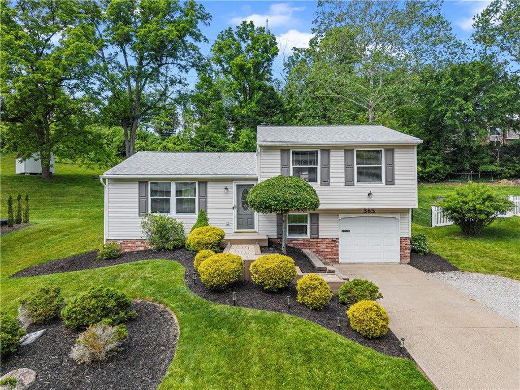 Welsome to 365 Fruitwood Drive in Bethel Park.