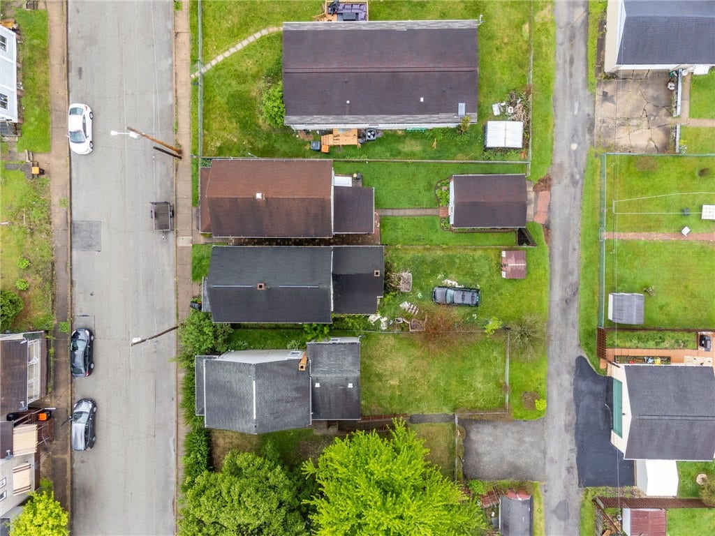 24 Miller St, Latrobe, PA 15650