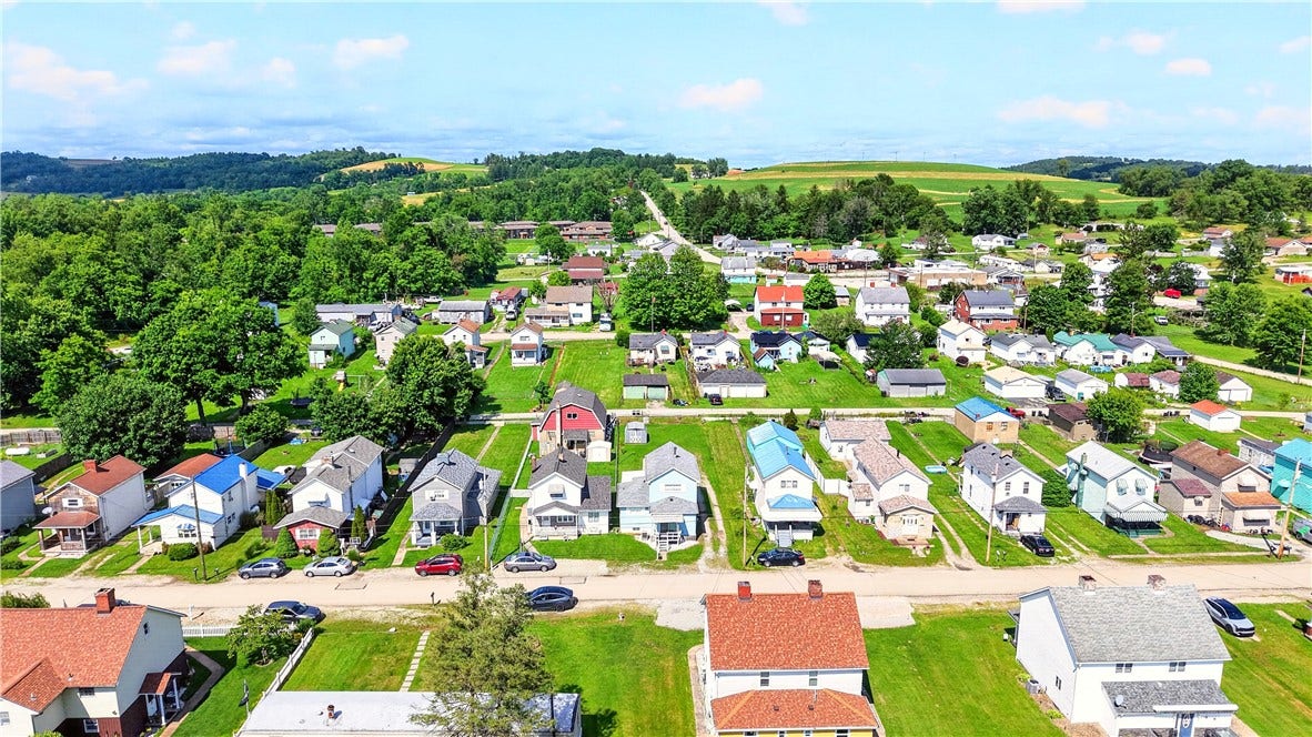 This convenient location is within minutes of the elementary and middle schools, ball fields and recreation and just a short drive to the shopping plaza and Route 70.
