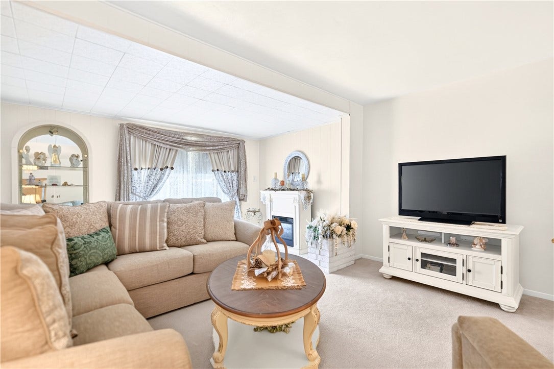Even a large L-shaped couch doesn't make this room feel crowded or small.