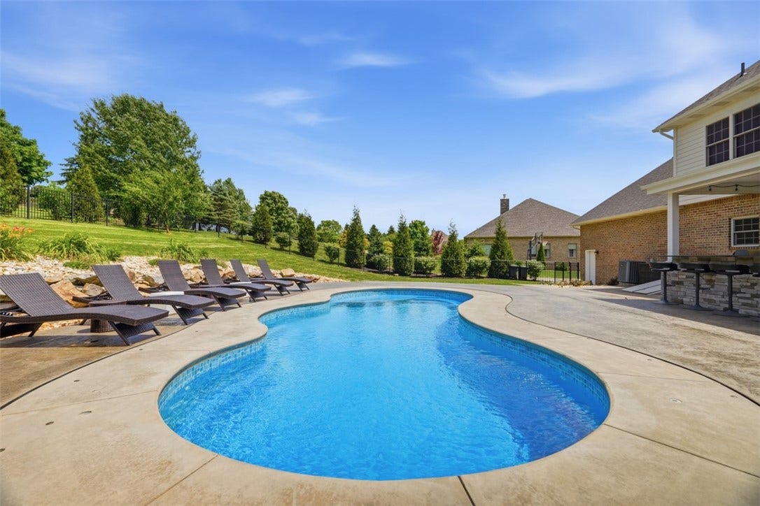 903 Gateway Cir., Greensburg, PA 15601