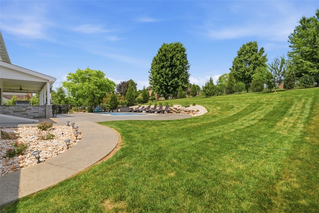 903 Gateway Cir., Greensburg, PA 15601