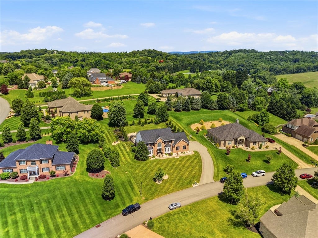 903 Gateway Cir., Greensburg, PA 15601