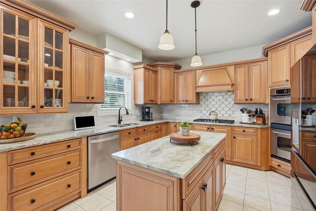 903 Gateway Cir., Greensburg, PA 15601